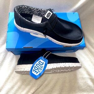 SOLD Men’s S:12 Hey Dudes Wally stretch canvas